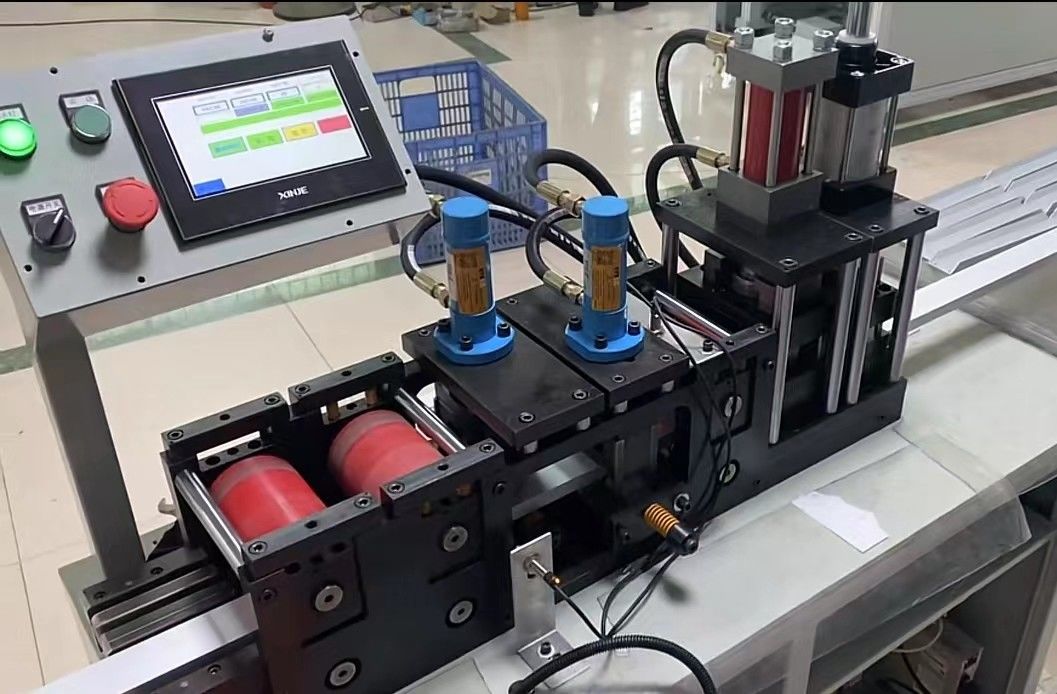 অ্যালুমিনিয়াম প্রোফাইল ফ্রেম কোণার কাটার 380V মাইক্রো কম্পিউটার নিয়ন্ত্রণ